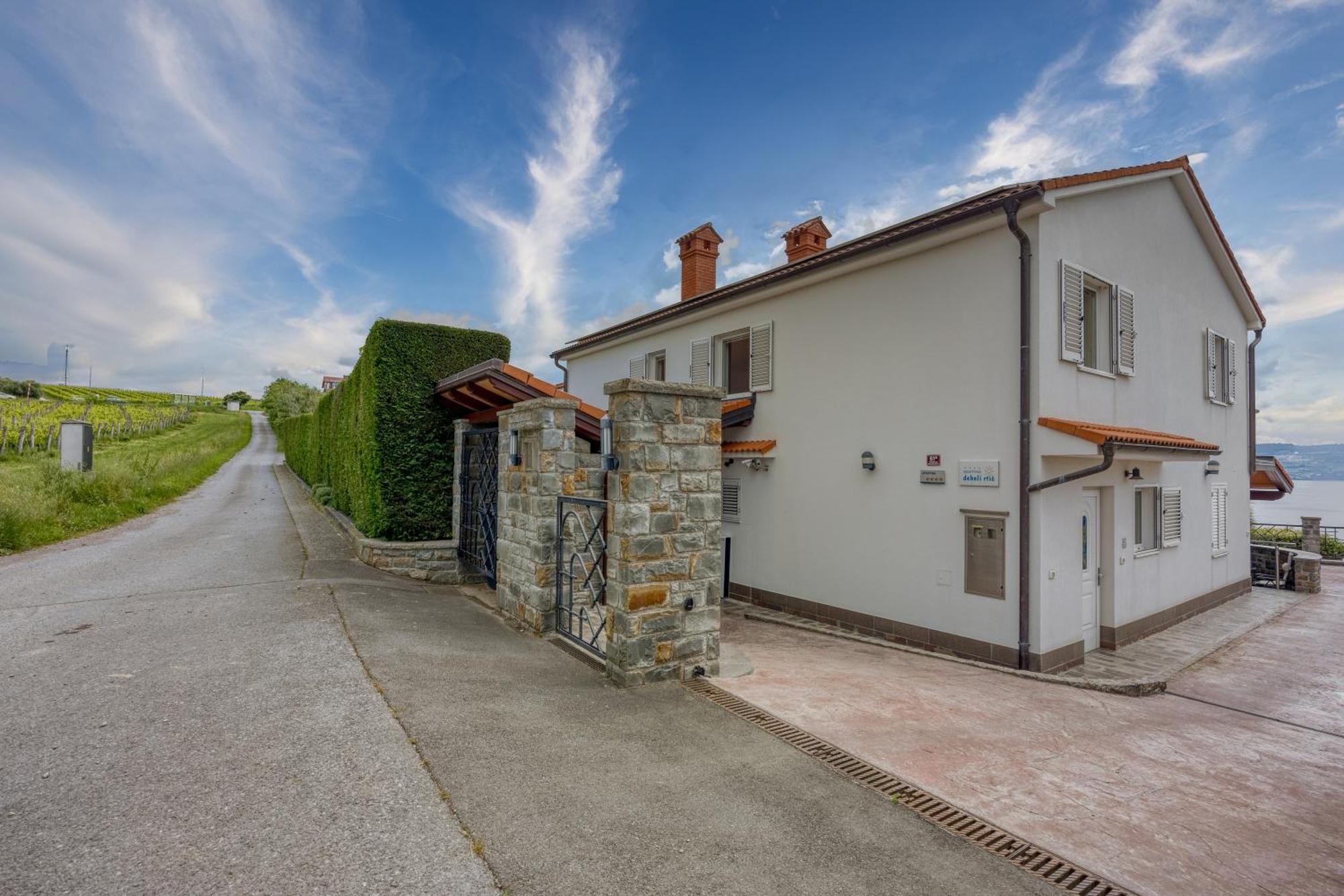 Debeli Rtic Apartments - Happy Rentals Ankaran Zewnętrze zdjęcie